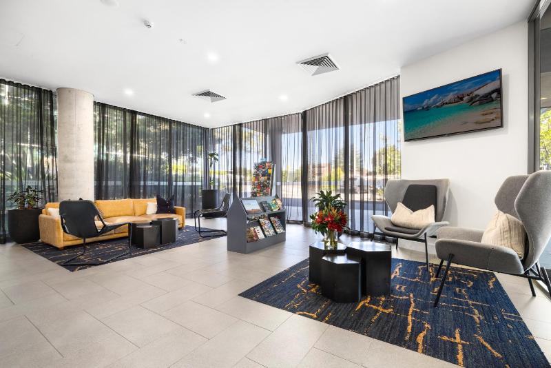 One-Bedroom Apartment image 2