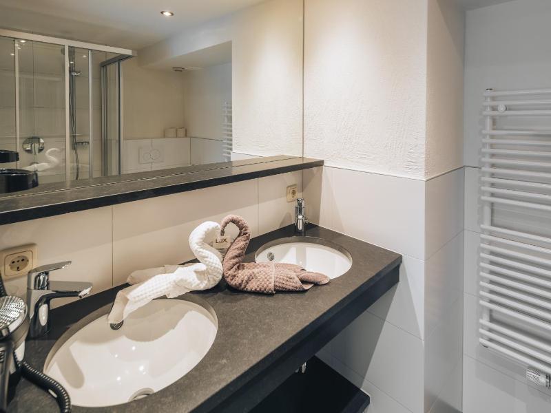 Comfort Double Room with Balcony image 3
