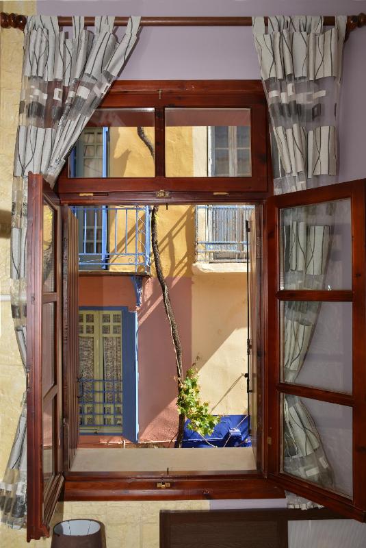 Enetiko Rooms - image 6