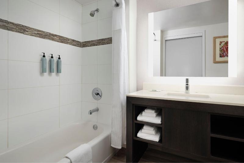 King Suite with Partial Ocean View image 2