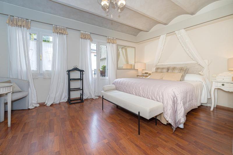 Superior Double or Twin Room image 4