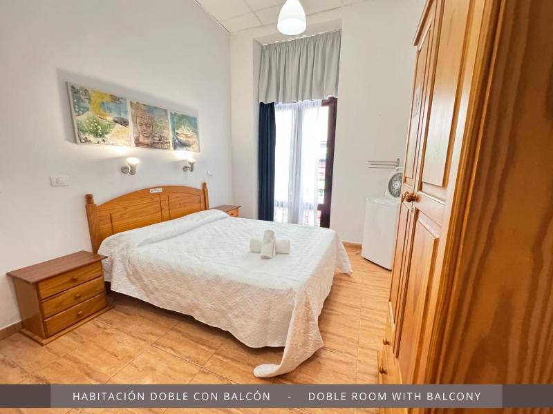 Double Room with Balcony image 1