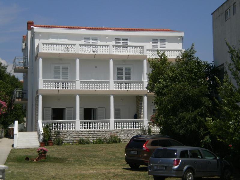 Apartment and Rooms Villa Kolonada - image 7