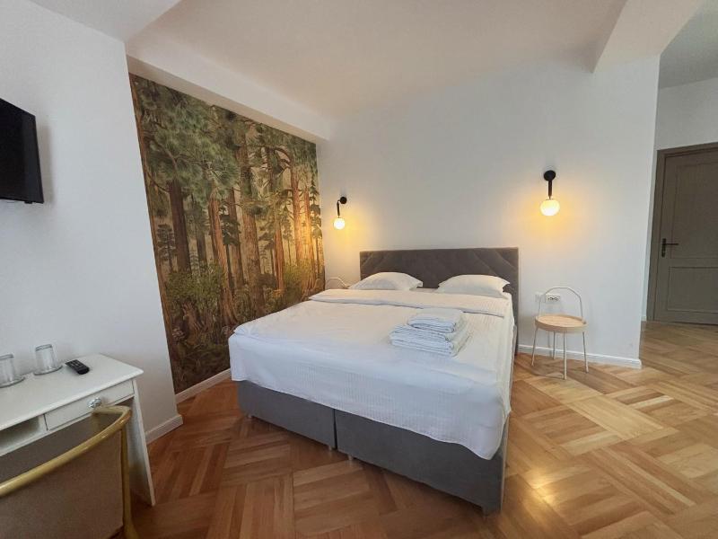 Double Room image 4