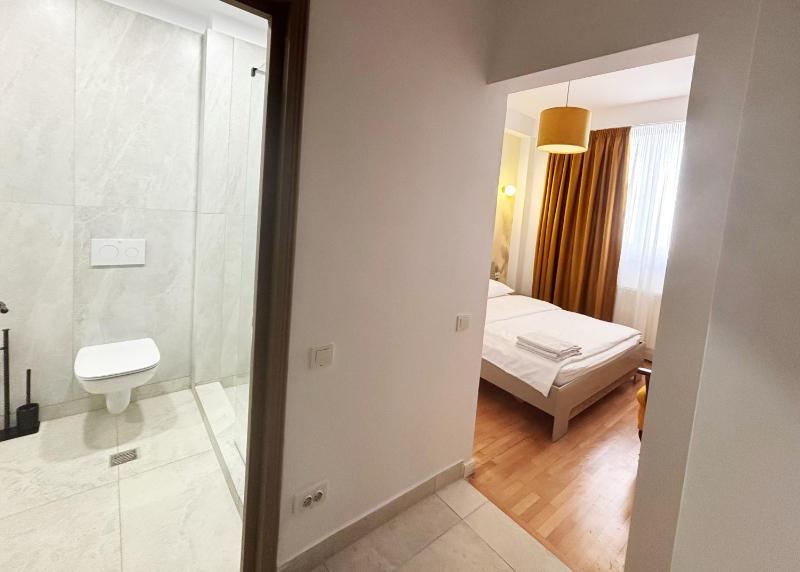 Economy Double Room image 4