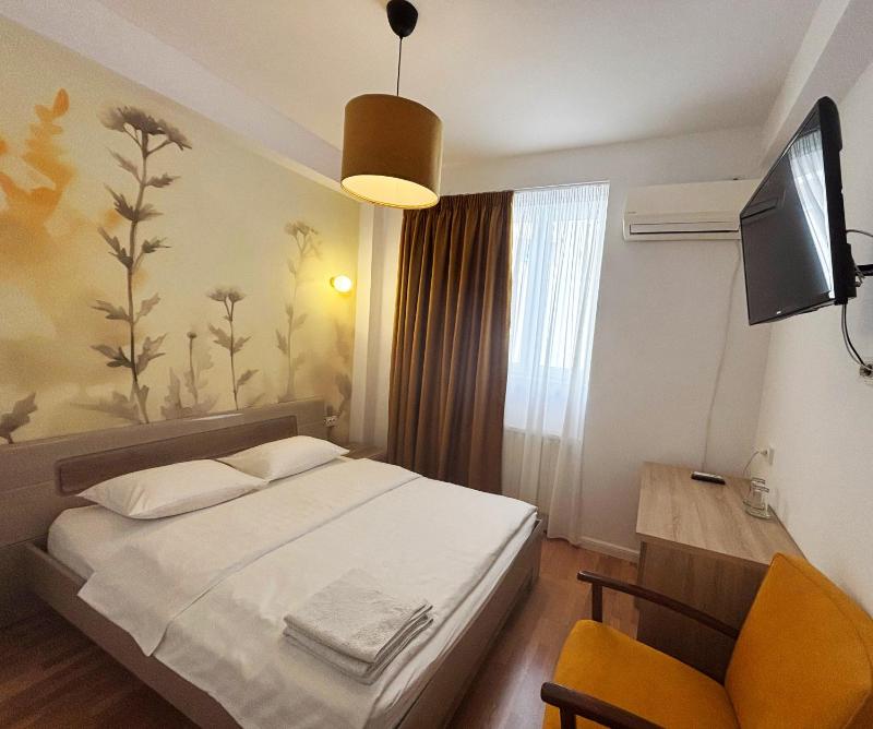 Economy Double Room image 2