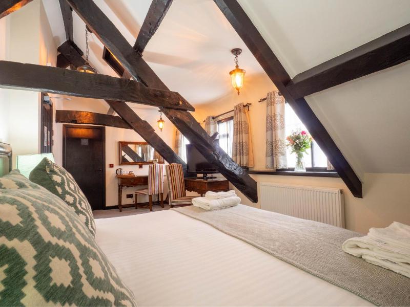 Black Boy Executive Room Queen image 3
