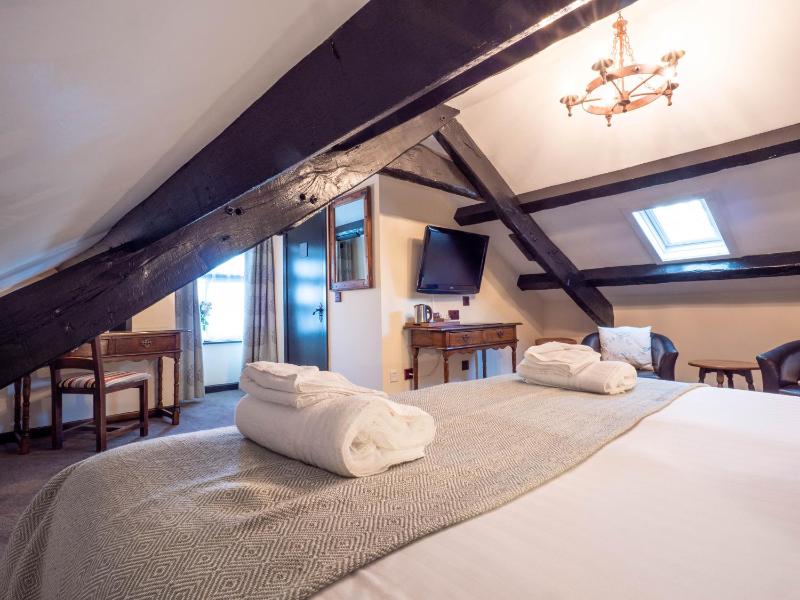 Black Boy Executive Room Queen image 1