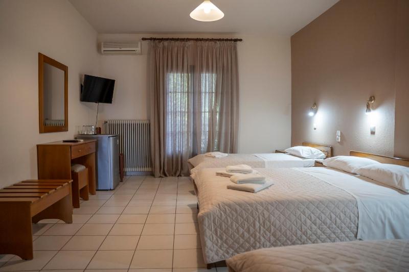Quadruple Room image 4