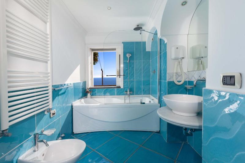 Amore Rentals - Villa Le Sirene - image 26