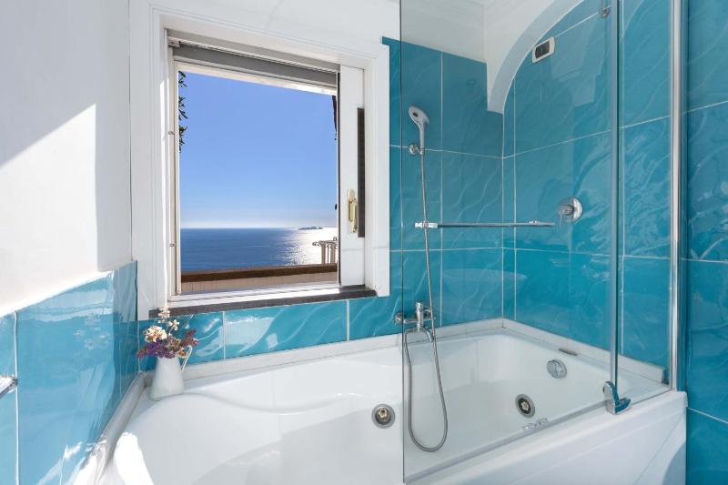 Amore Rentals - Villa Le Sirene - image 40