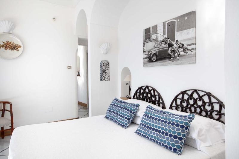 Amore Rentals - Villa Le Sirene - image 41