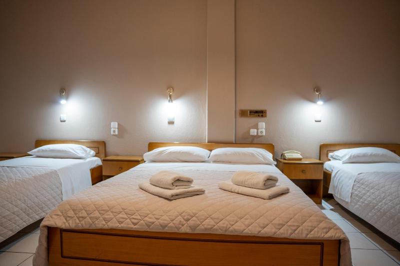 Quadruple Room image 2