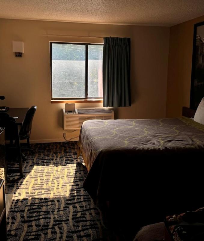 Suite - King Bed Non - Smoking image 4