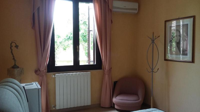 Double Room image 2