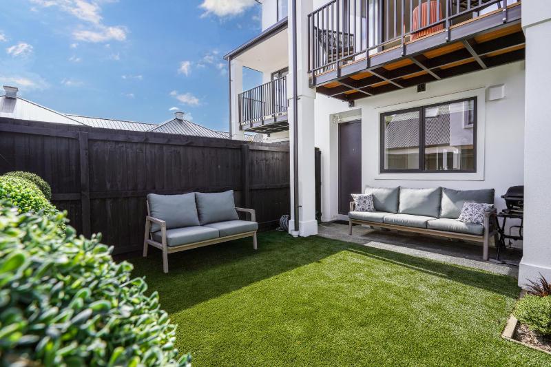 Modern Central Apartment - Christchurch Apartment - image 15