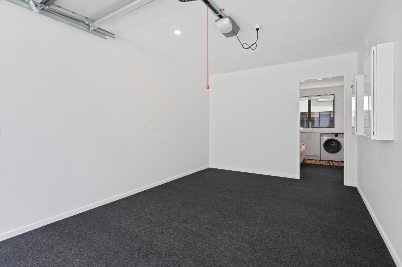Modern Central Apartment - Christchurch Apartment - image 8