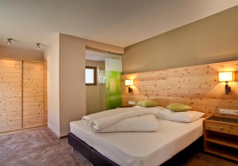 Standard Double Room with Balcony image 4
