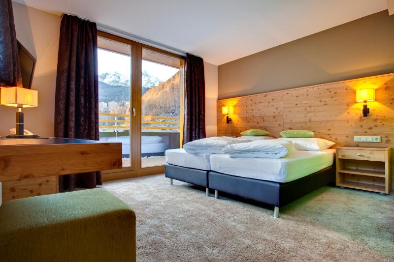 Standard Double Room with Balcony image 3