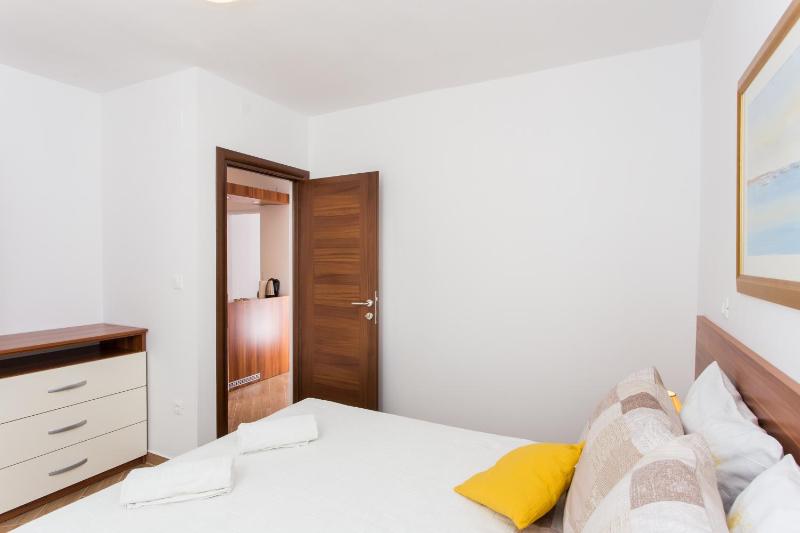 Apartment with Balcony image 3