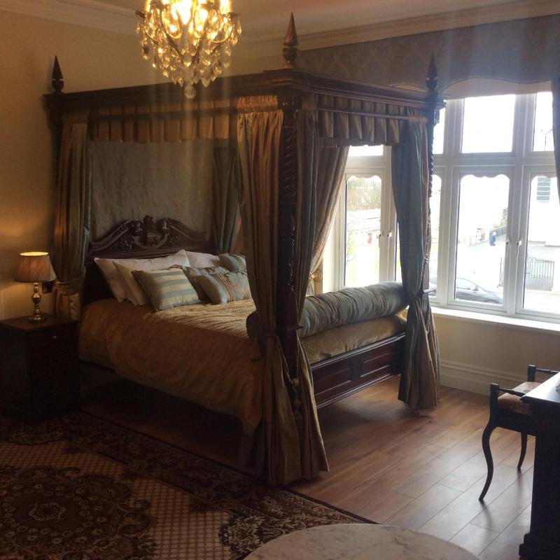 Superior Suite image 2