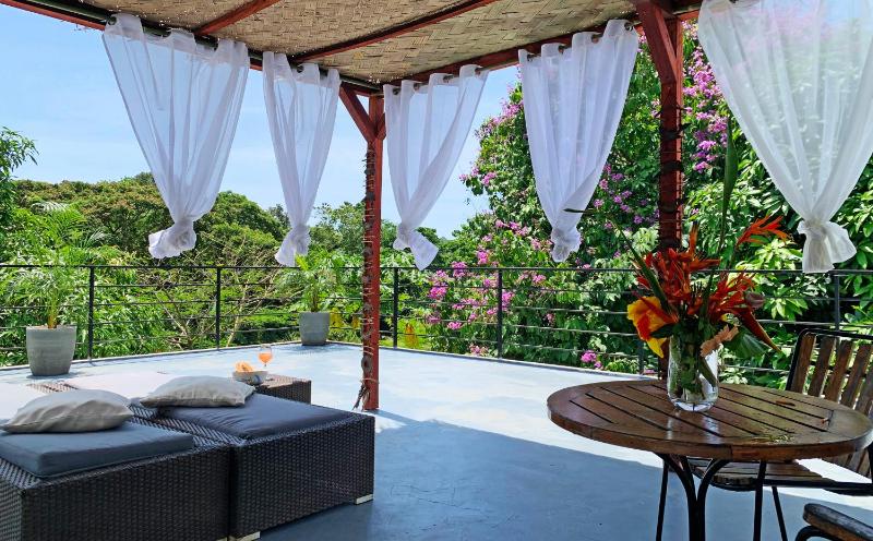 Designer Villa in beautiful garden with pool - image 13
