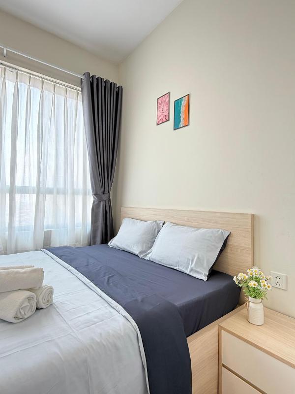 2 Bedroom River View Gym &Pool at Masteri An Phu - image 3
