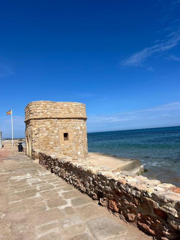 Beautiful apartment in La Mata with sea view - image 13