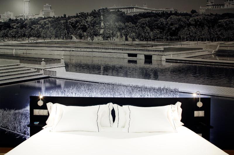 Double Room image 2