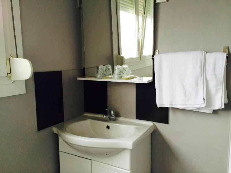 Budget Single Room image 1