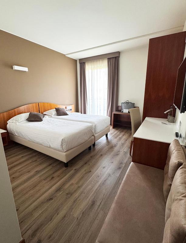 Classic Twin Room - Upper Floor image 3