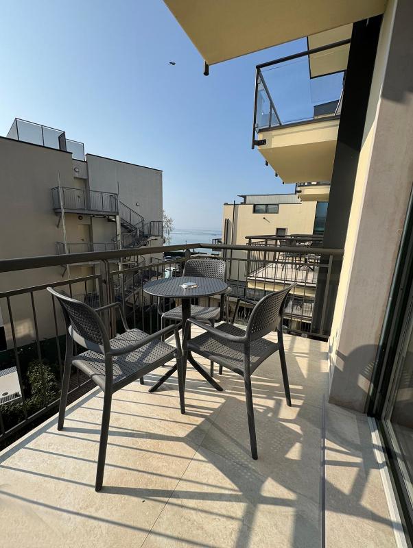 Large Double Room - Upper Floor image 4