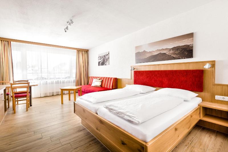 Double Room image 1