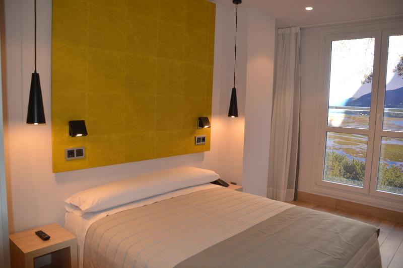 Double or Twin Room image 3