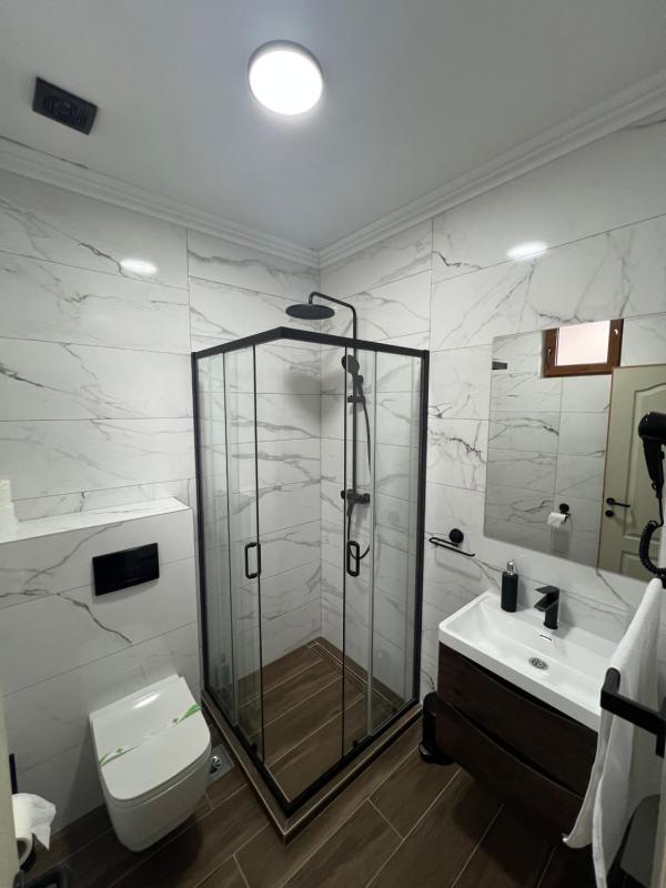 Deluxe Twin Room image 2