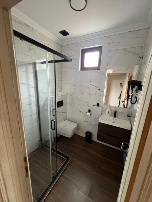 Double Room image 3