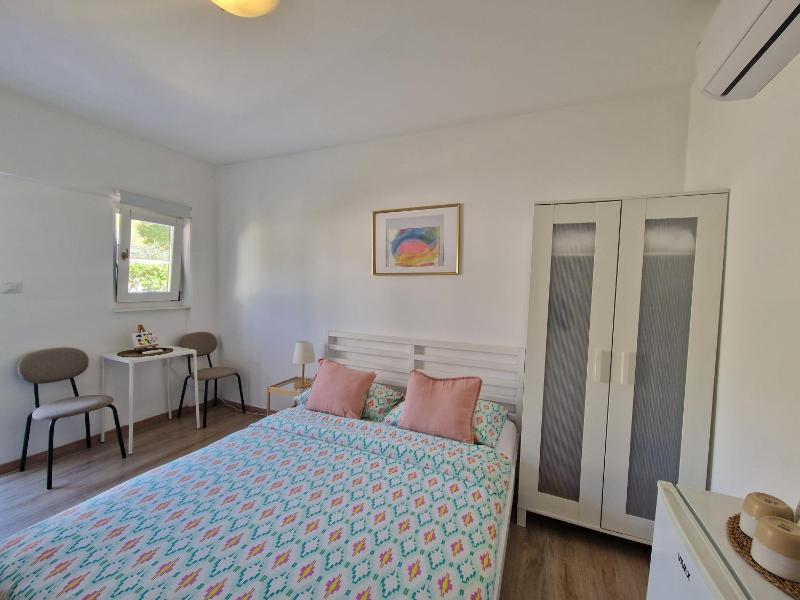 Double Room image 4