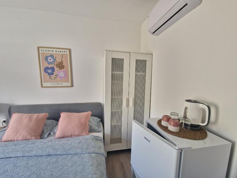 Double Room image 4