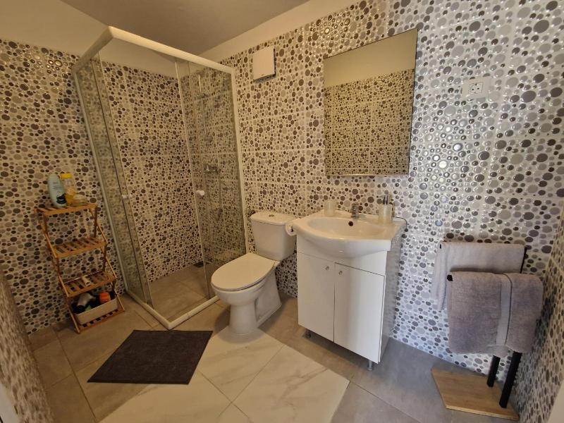 Double Room image 3
