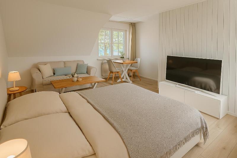Suite with Sea View (Annex building) image 1