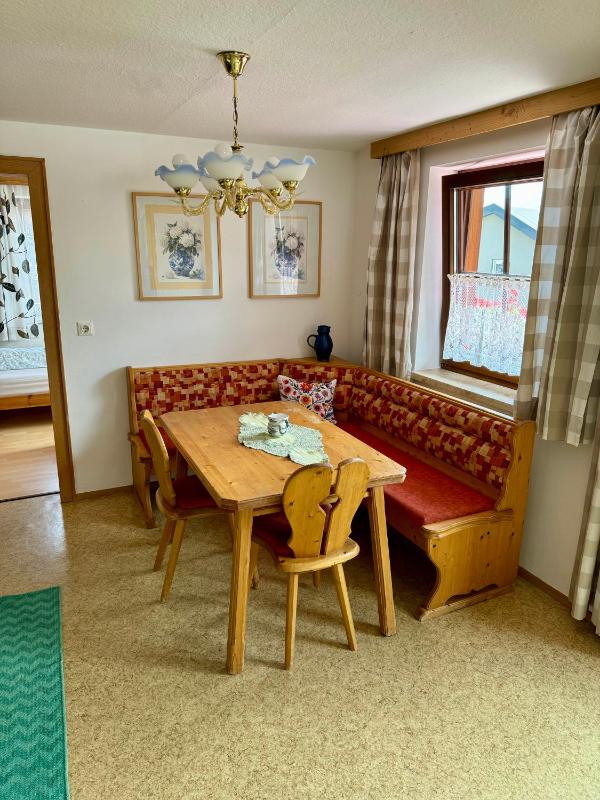 Large Two-Bedroom Apartment with Balcony image 3
