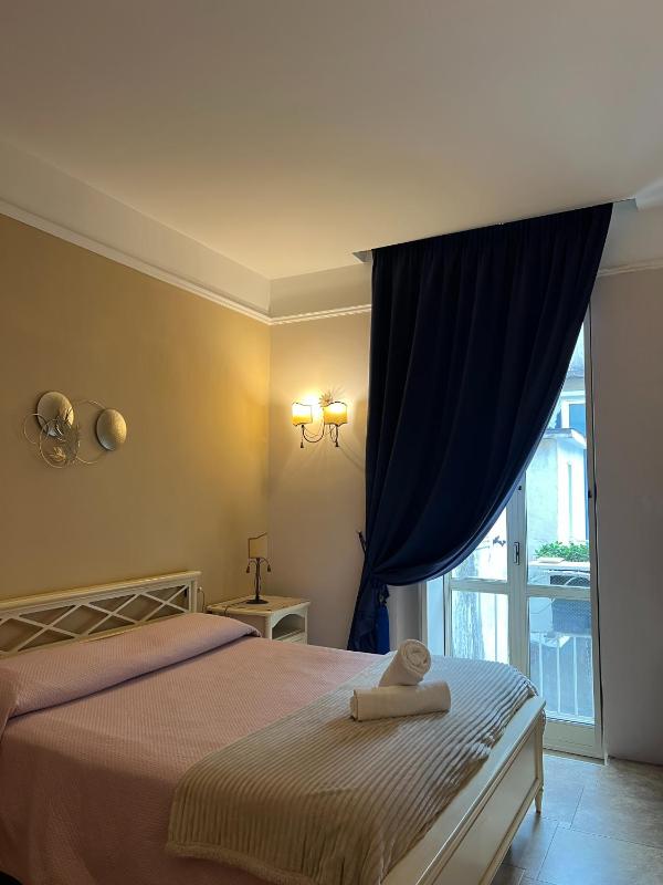 Double Room with Balcony image 1