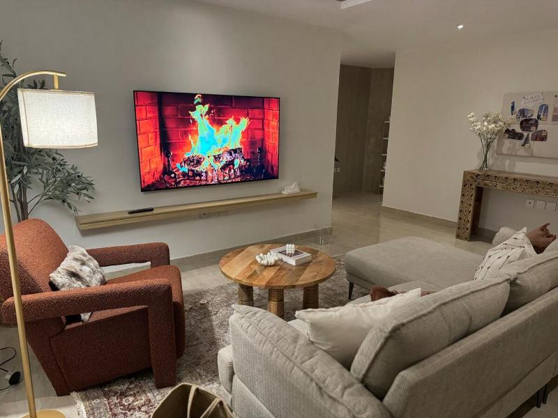 5 mins to Boulevard City Luxury Apartment - image 1
