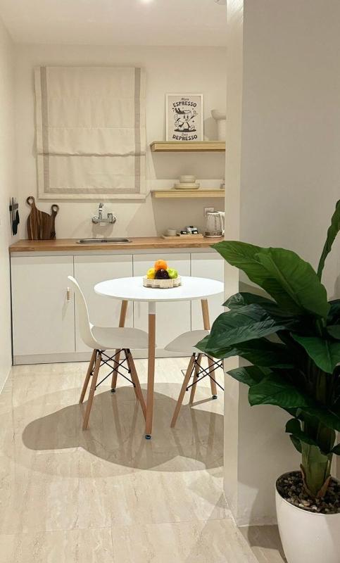 5 mins to Boulevard City Luxury Apartment - image 9