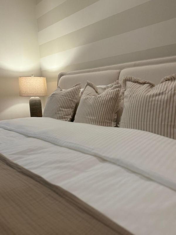 5 mins to Boulevard City Luxury Apartment - image 8