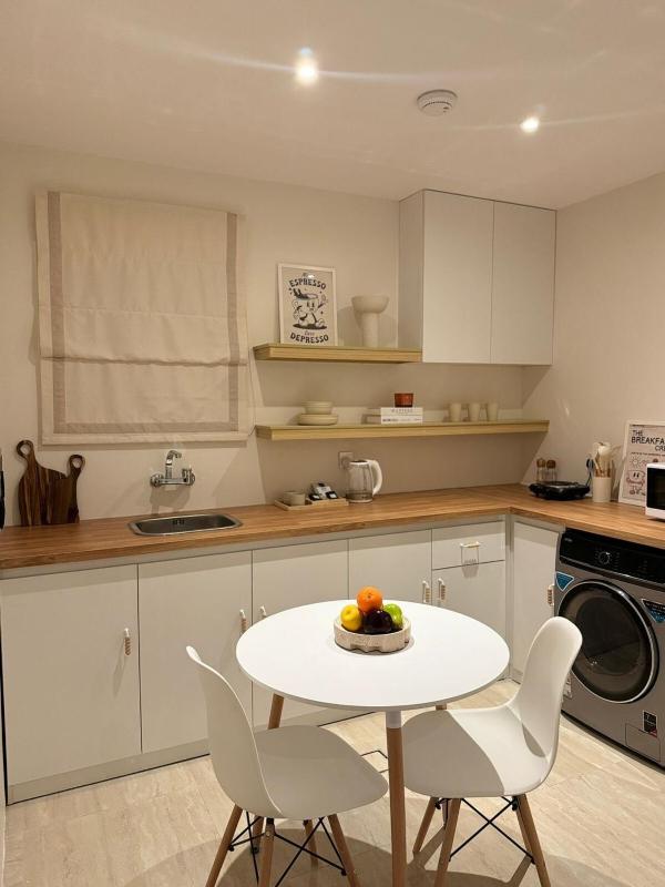 5 mins to Boulevard City Luxury Apartment - image 7