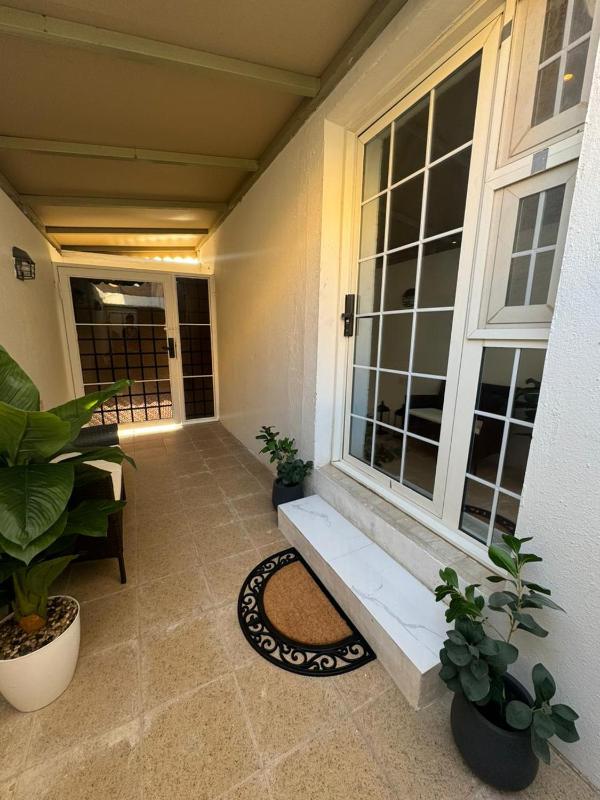 5 mins to Boulevard City Luxury Apartment - image 10