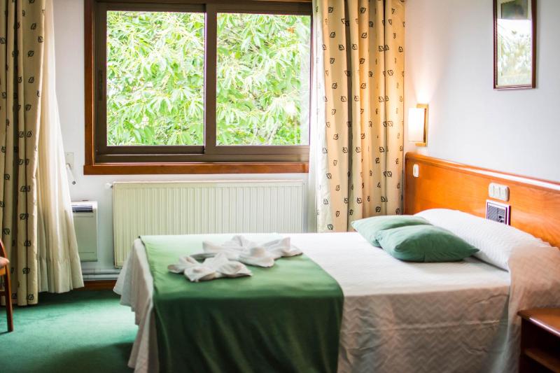 Double Room image 3
