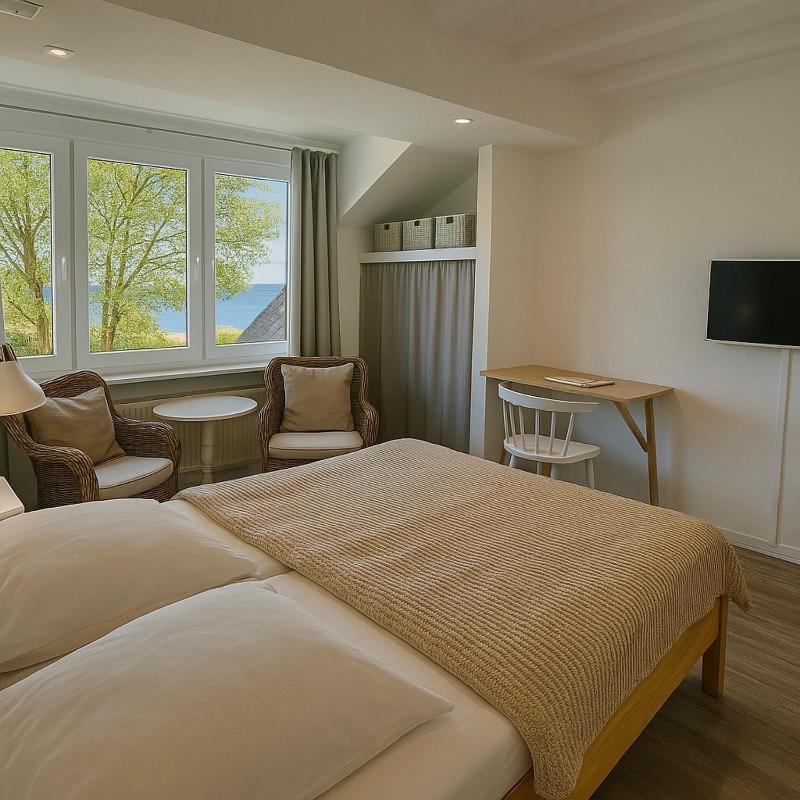 Double Room with Side Sea View image 1