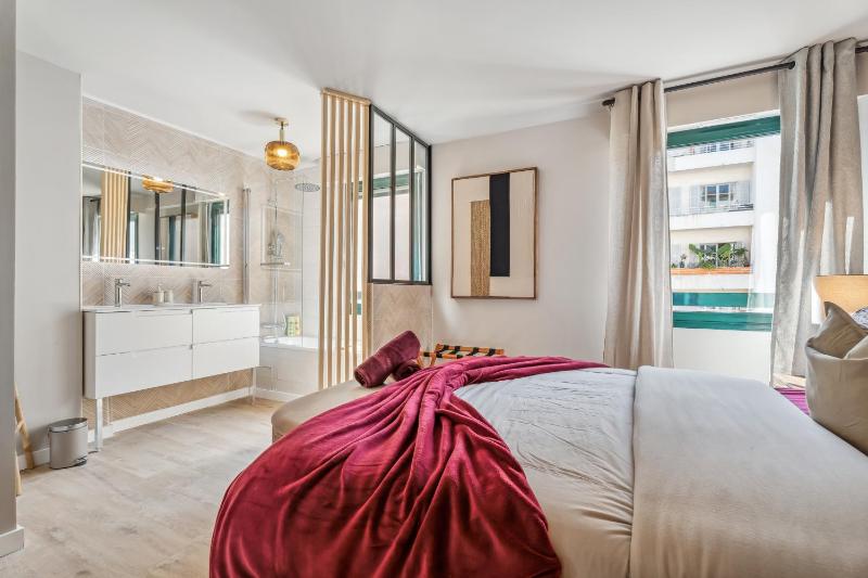 Nice Renting - FLEURS - Luxury Stay Terrace Quiet Private Parking - image 13
